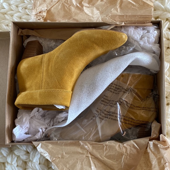 🆕 Lucky Brand yellow suede ankle boots - Picture 6 of 6